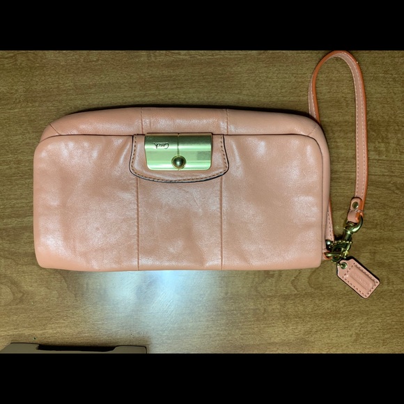 Coach wristlet with removable strap - Picture 3 of 6